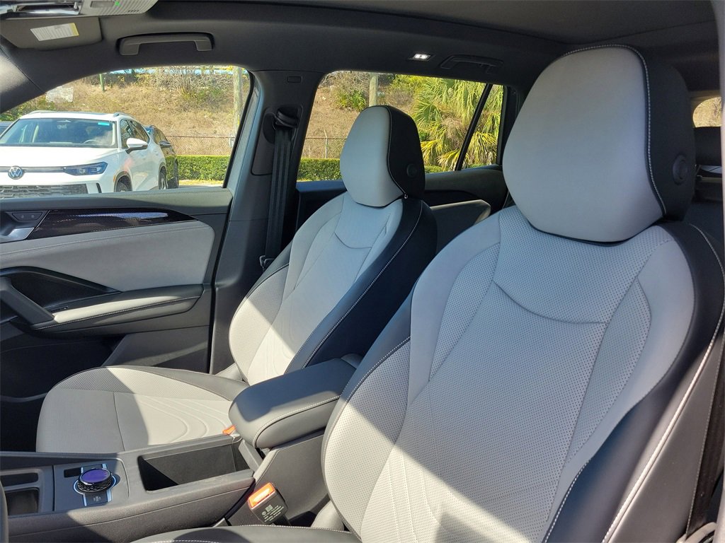 New 2026 Volkswagen Tiguan SE R-Line image 16