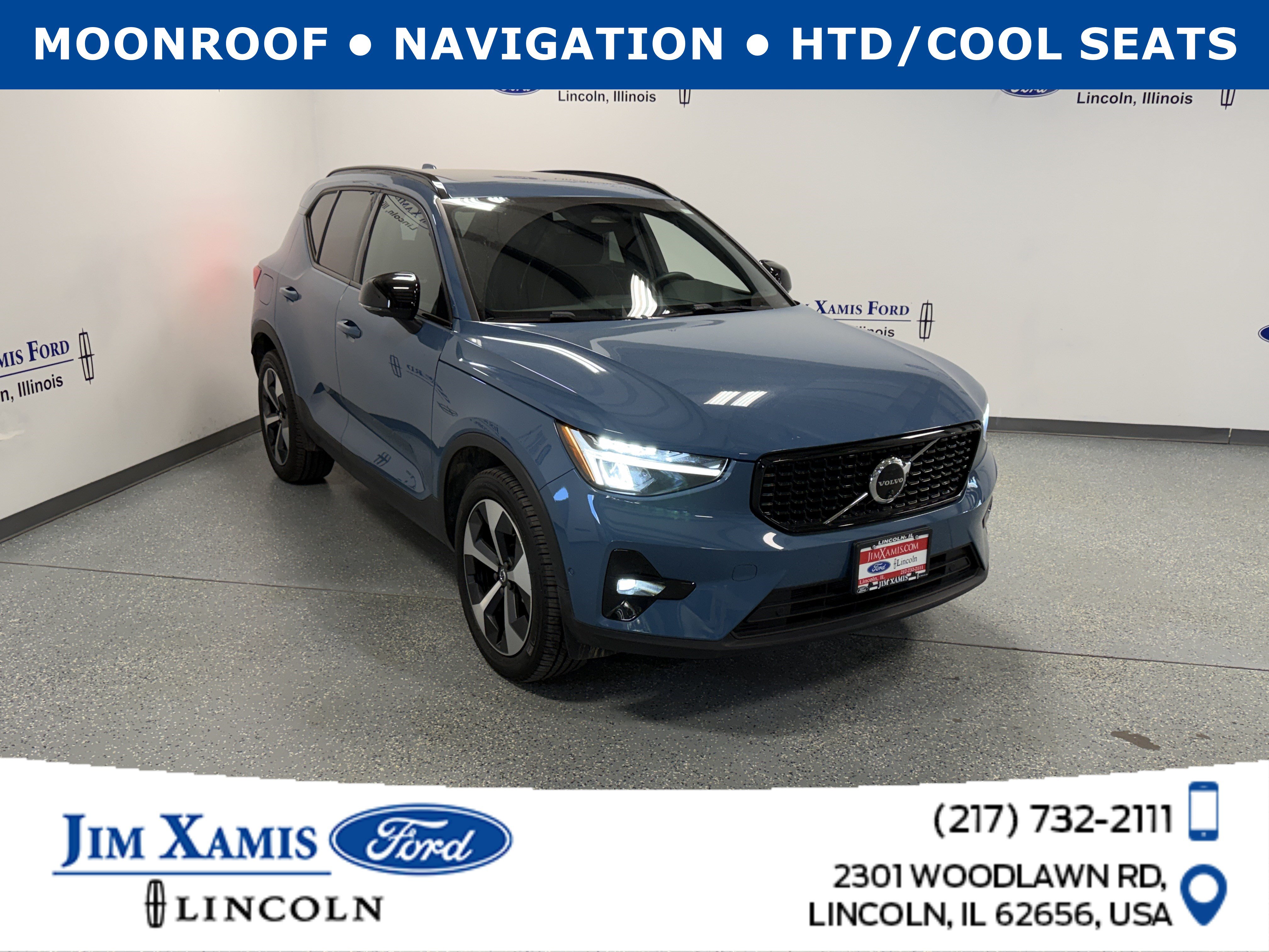 Used 2025 Volvo XC40 B5 Plus AWD/4WD image 1