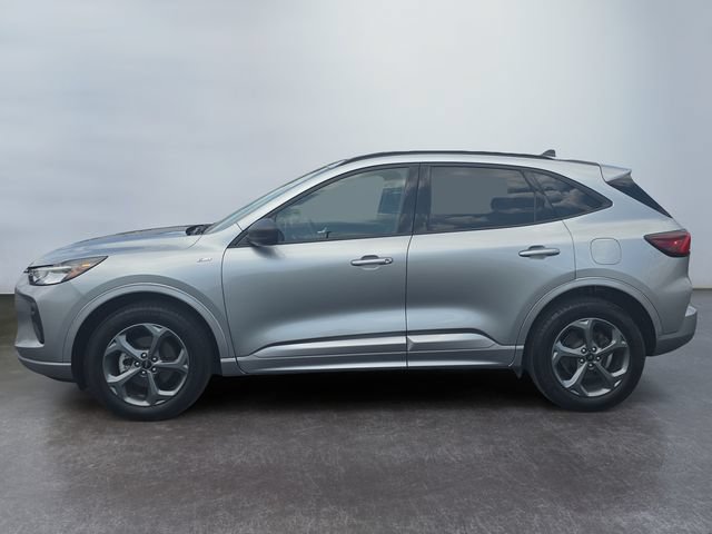 Used 2023 Ford Escape ST-Line w/ Tech Pack #1 AWD/4WD image 2