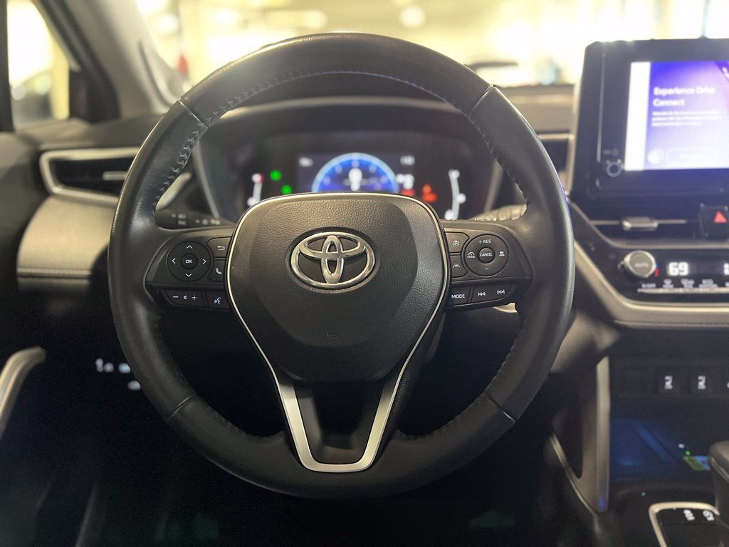 Certified 2023 Toyota Corolla Cross XLE w/ Convenience Package AWD/4WD image 32