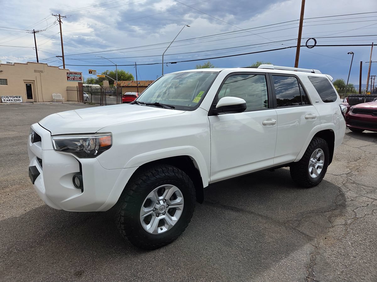 Used 2018 Toyota 4Runner SR5 AWD/4WD image 21