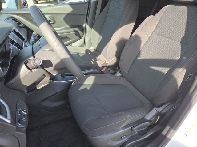 Used 2022 Chevrolet Trax LS w/ Tint and Cruise Package image 27