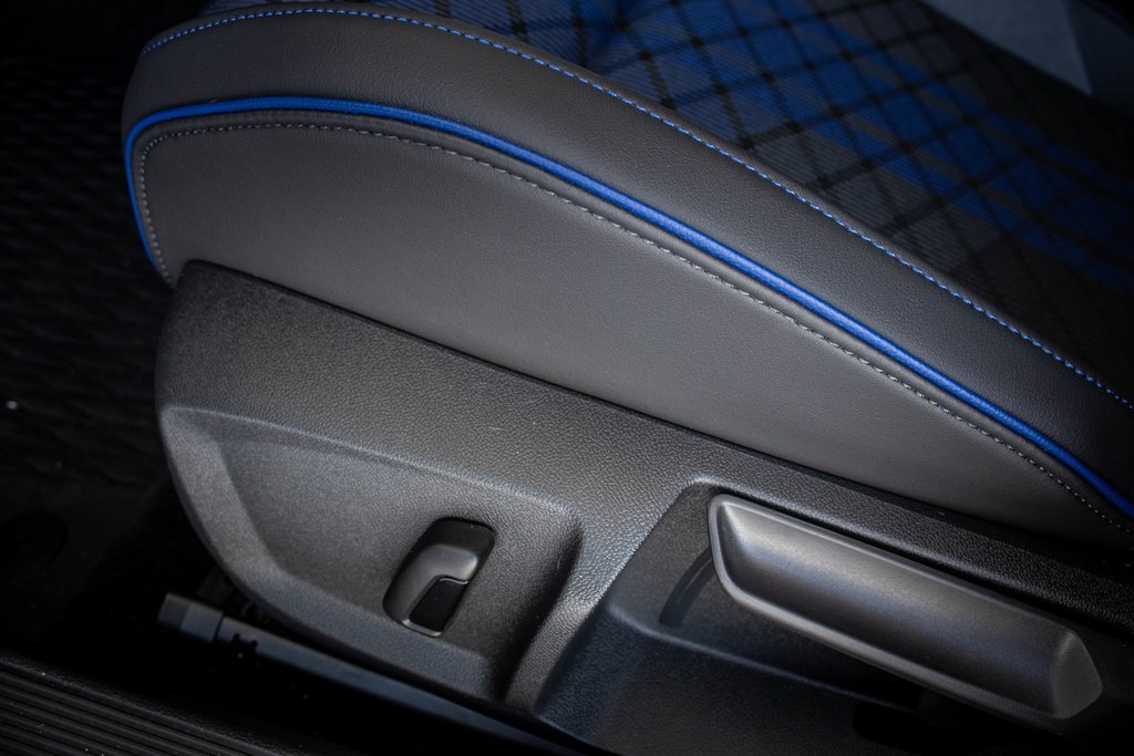 Used 2025 Volkswagen Golf R Black Edition image 30