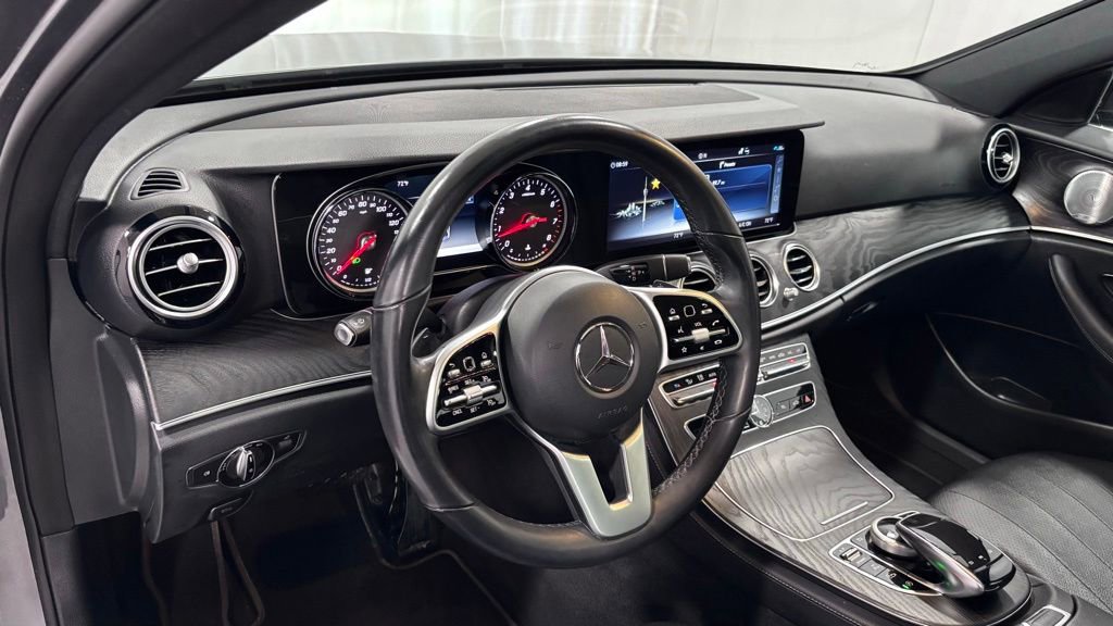 Used 2019 Mercedes-Benz E 300 4MATIC image 10