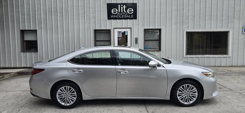 Used 2014 Lexus ES 350 w/ Luxury Package FWD image 6