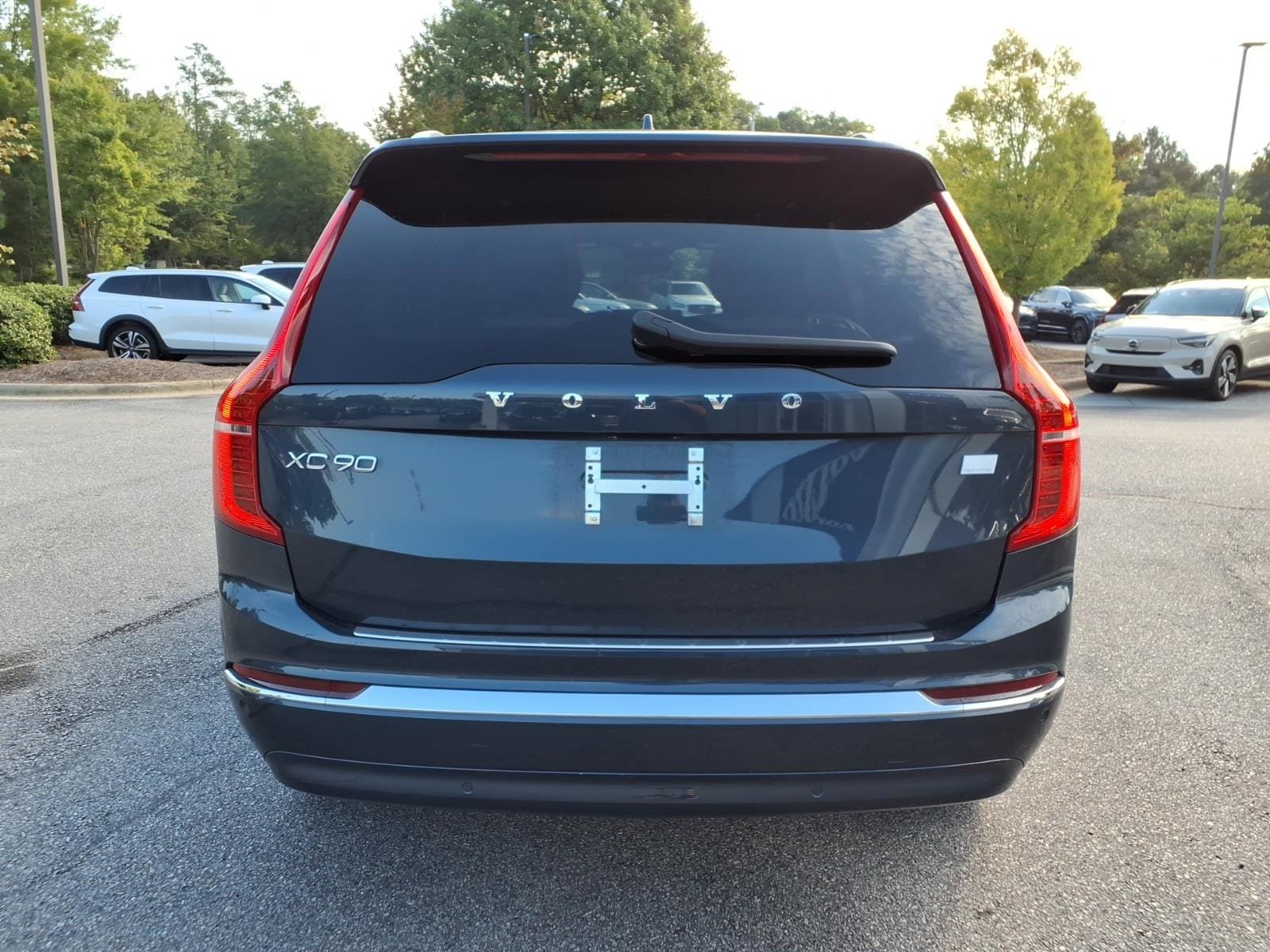 Certified 2024 Volvo XC90 T8 Ultimate w/ Protection Package Premier AWD/4WD image 4