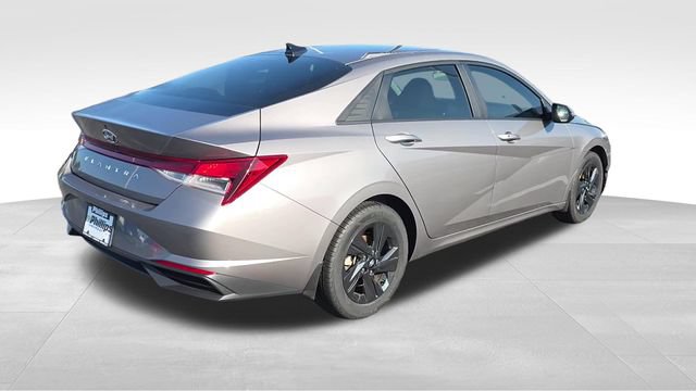 Used 2022 Hyundai Elantra SEL FWD image 4