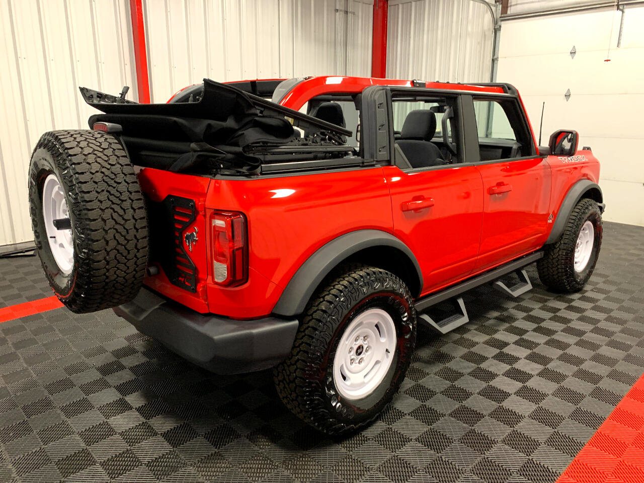 Used 2022 Ford Bronco 4-Door image 3
