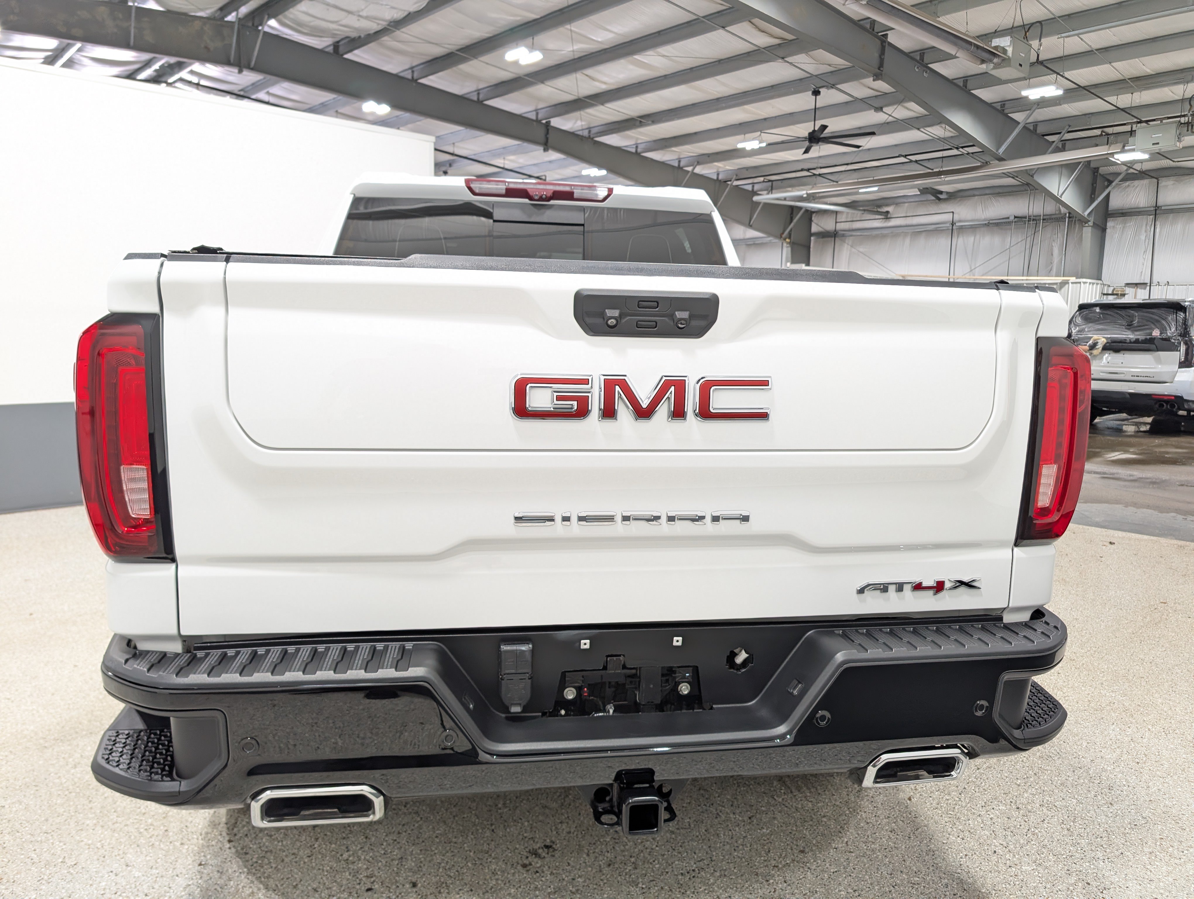 Used 2023 GMC Sierra 1500 AT4X AWD/4WD image 4