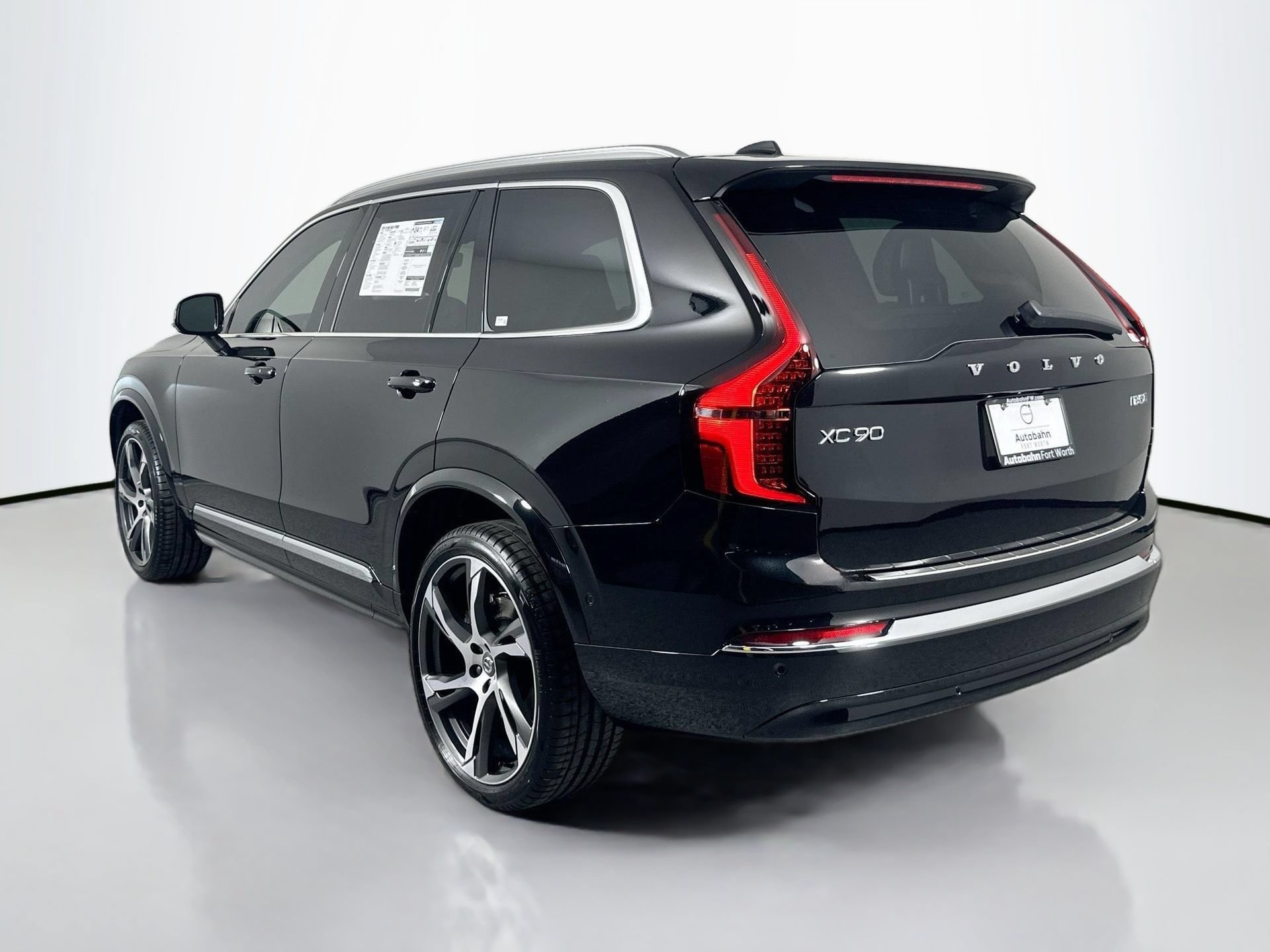 New 2026 Volvo XC90 B5 Plus w/ Protection Package Premier AWD/4WD image 7