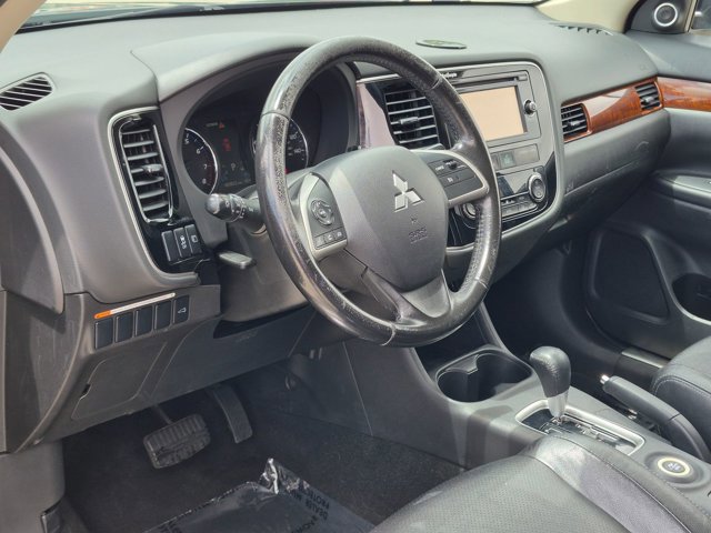 Used 2015 Mitsubishi Outlander SE AWD/4WD image 10