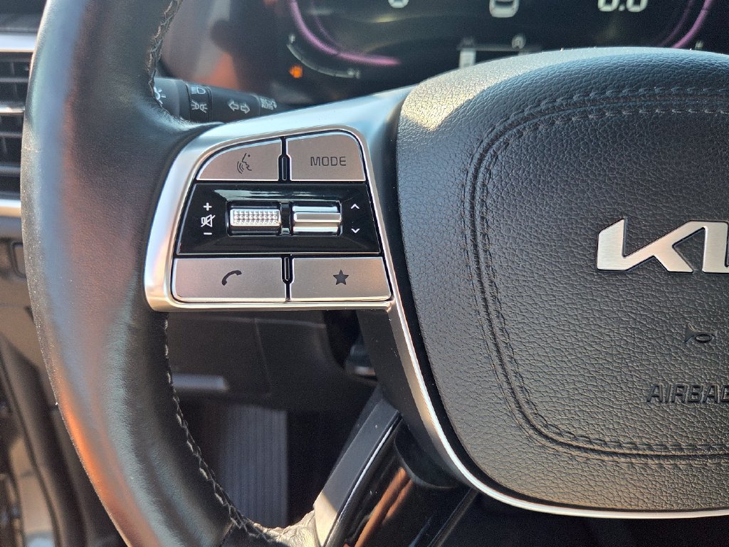 Used 2024 Kia Telluride EX w/ EX Captain's Chair Package AWD/4WD image 24