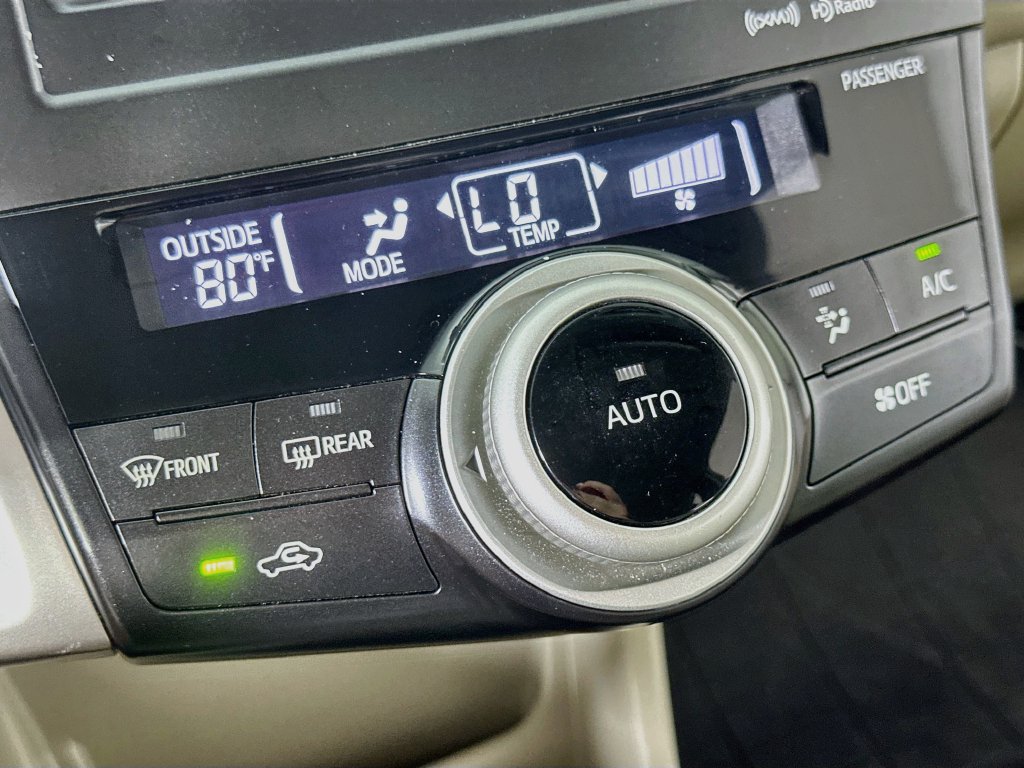 Used 2014 Toyota Prius V Three FWD image 28