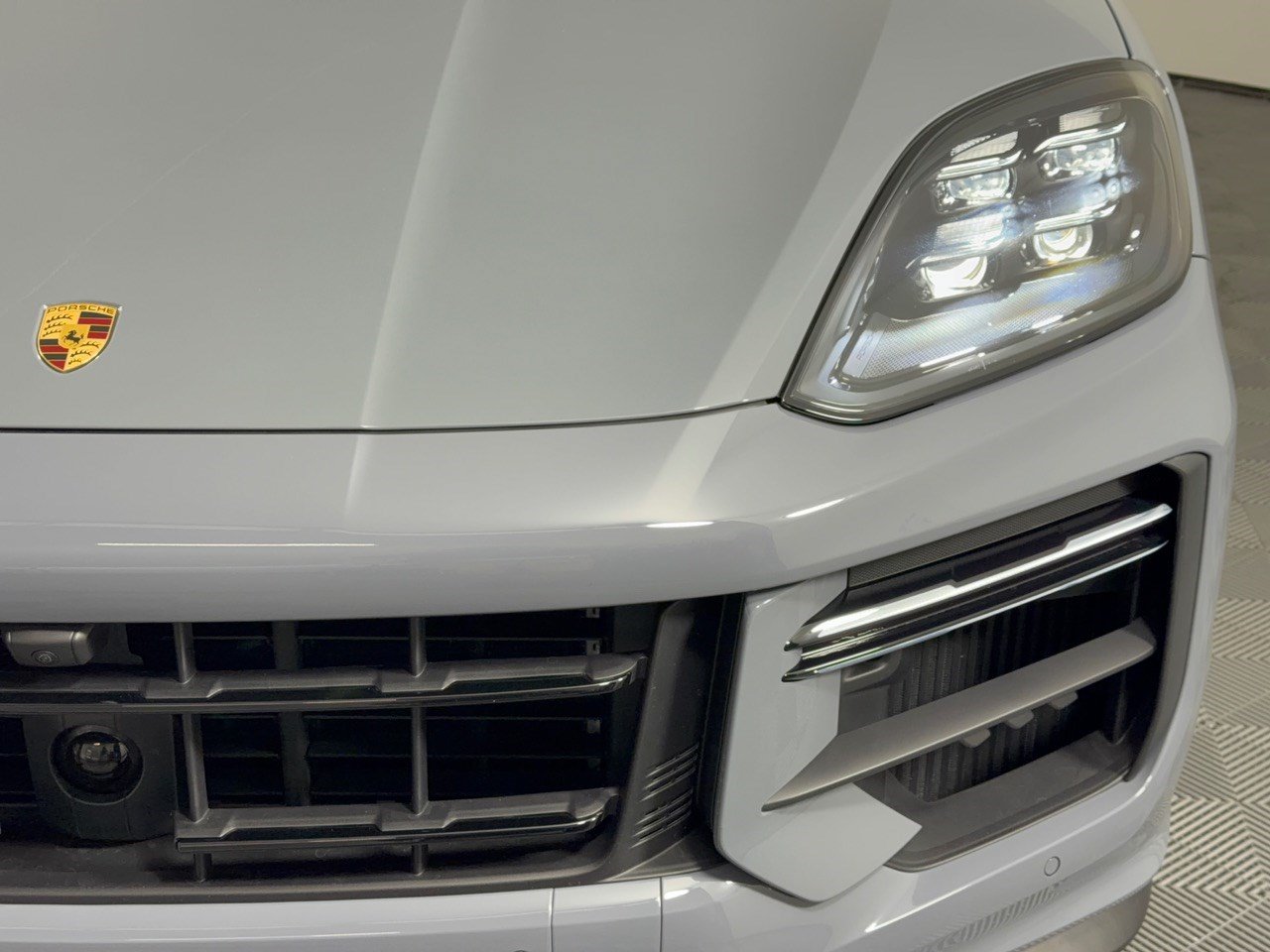 Certified 2024 Porsche Cayenne Turbo GT AWD/4WD image 12