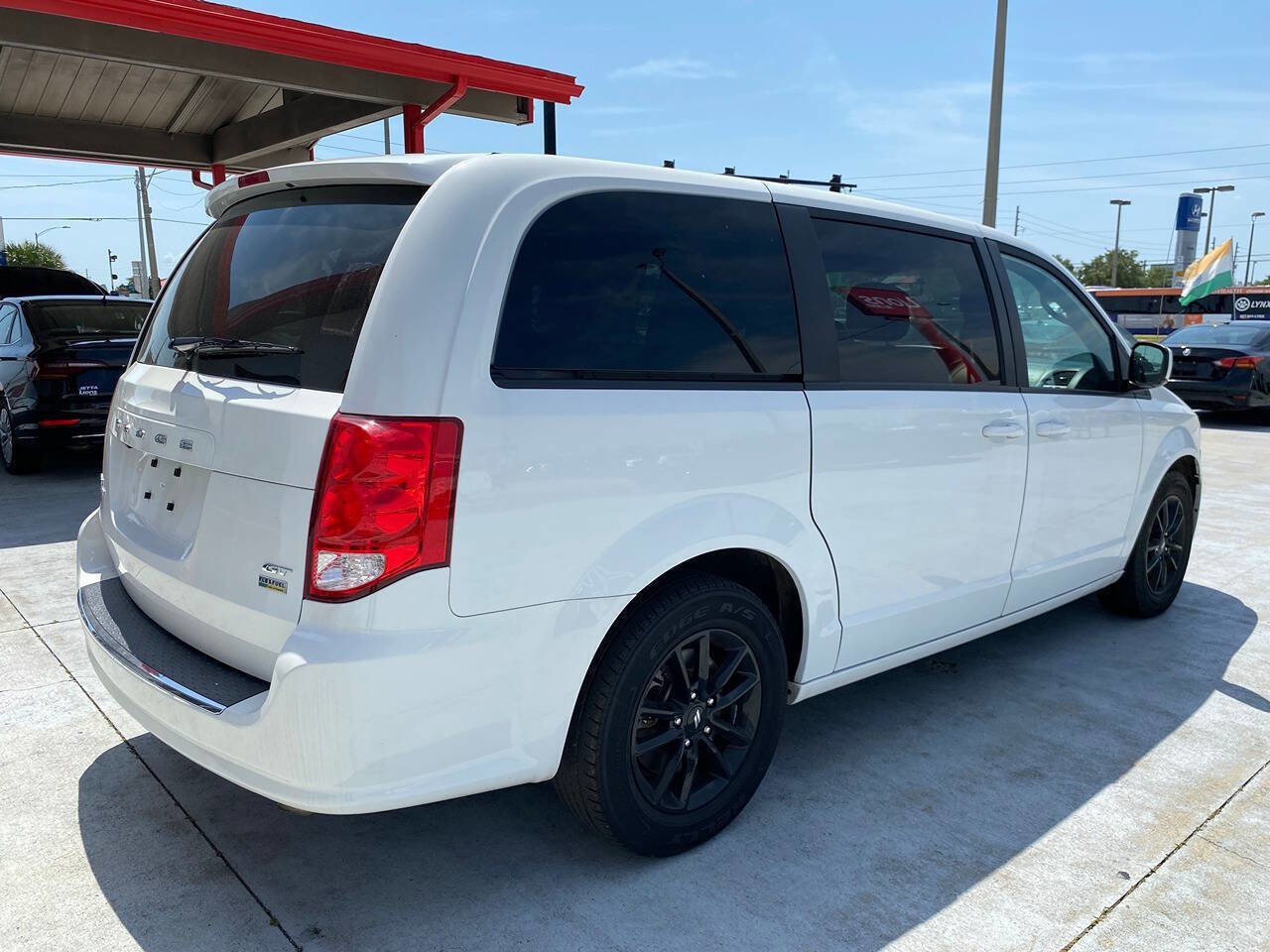 Used 2019 Dodge Grand Caravan GT image 12