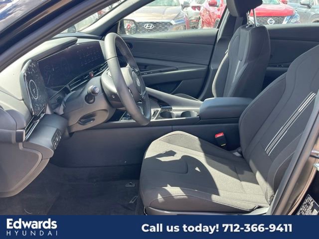 New 2025 Hyundai Elantra SEL image 11