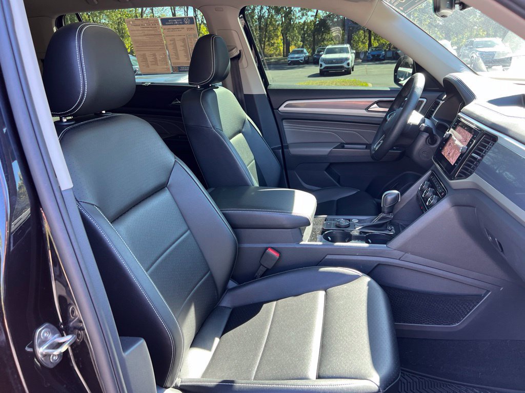 Used 2023 Volkswagen Atlas SEL R-Line AWD/4WD image 24