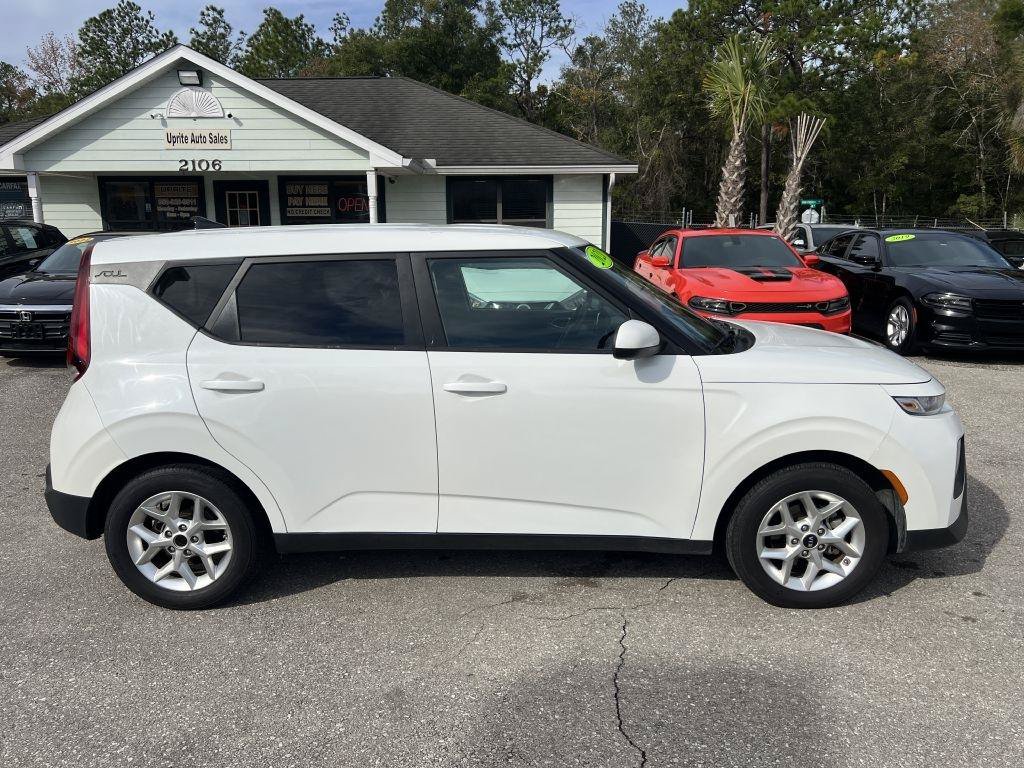 Used 2021 Kia Soul S FWD image 4