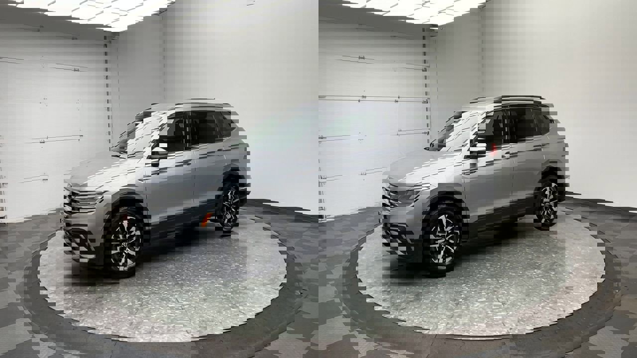 Used 2024 Volkswagen Tiguan S image 28