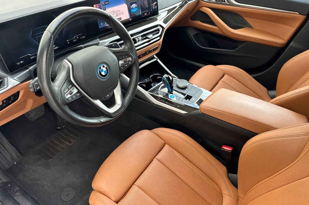 Used 2023 BMW i4 eDrive35 w/ Premium Package image 9