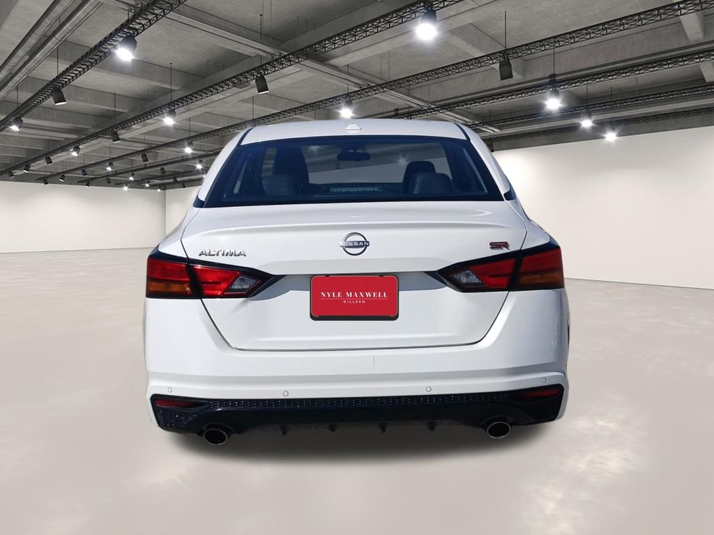 Used 2024 Nissan Altima 2.5 SR FWD image 15