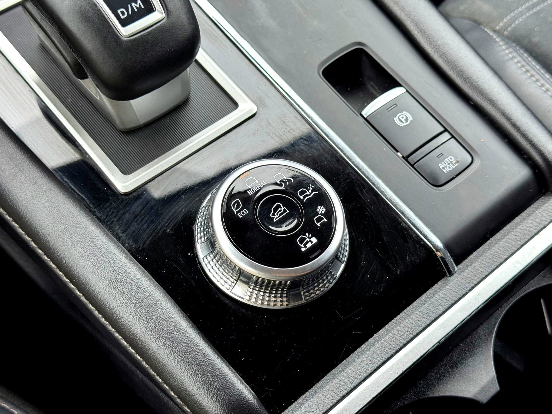 Used 2022 Mitsubishi Outlander SE image 25