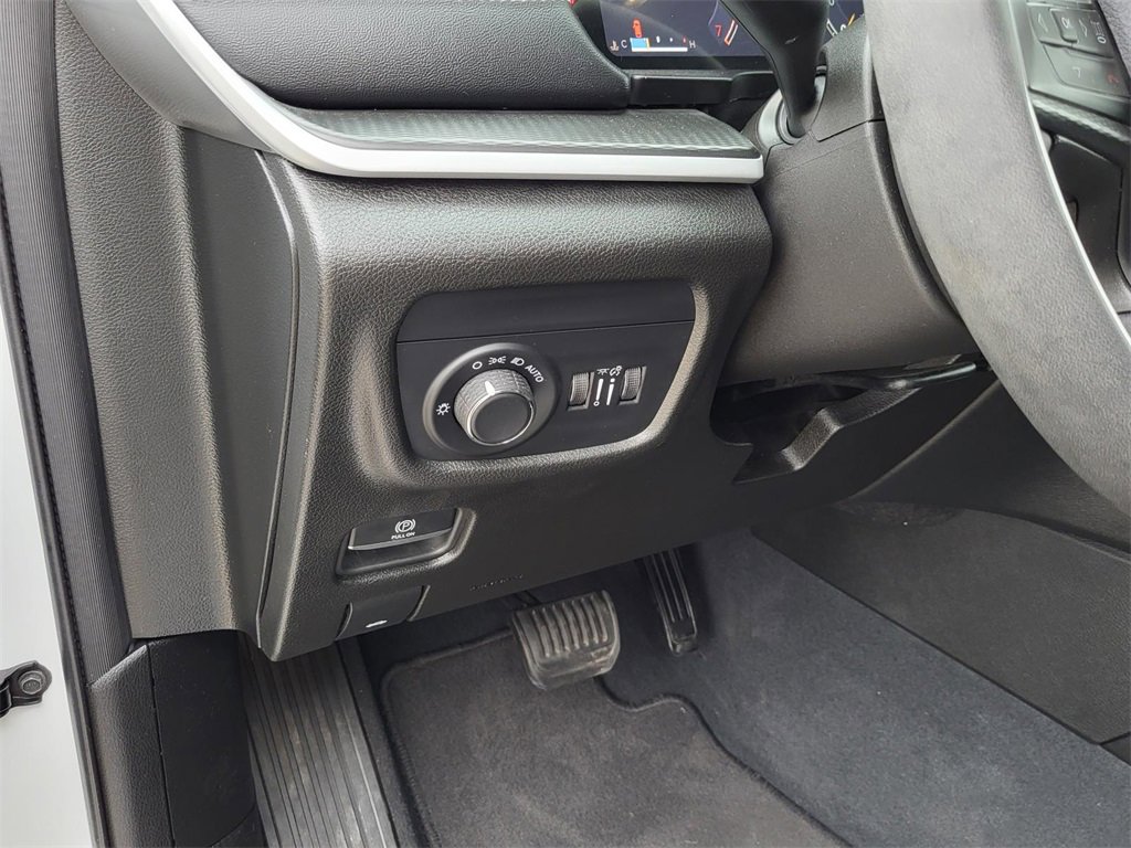 Used 2023 Jeep Grand Cherokee Altitude image 20