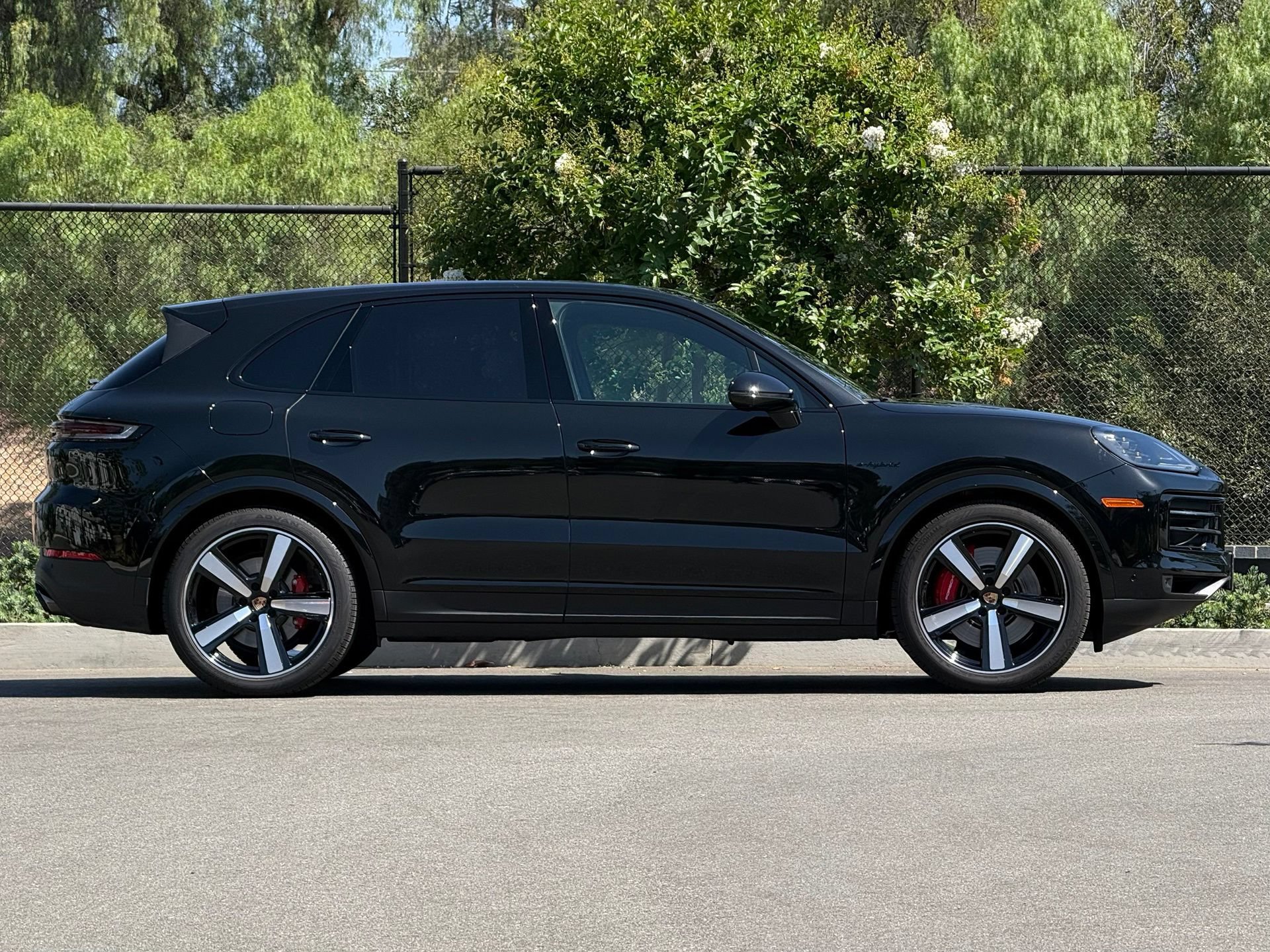 Used 2025 Porsche Cayenne S AWD/4WD image 8