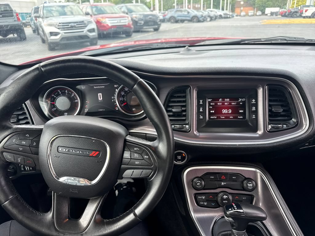 Used 2016 Dodge Challenger SXT RWD image 34