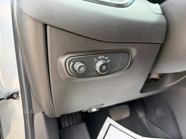 Used 2024 Chevrolet Equinox LT w/ LPO, Floor Liner Package AWD/4WD image 28
