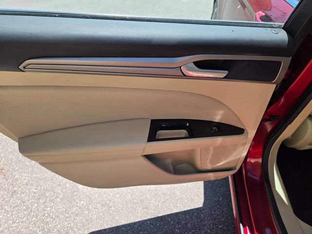 Used 2013 Ford Fusion SE FWD image 32