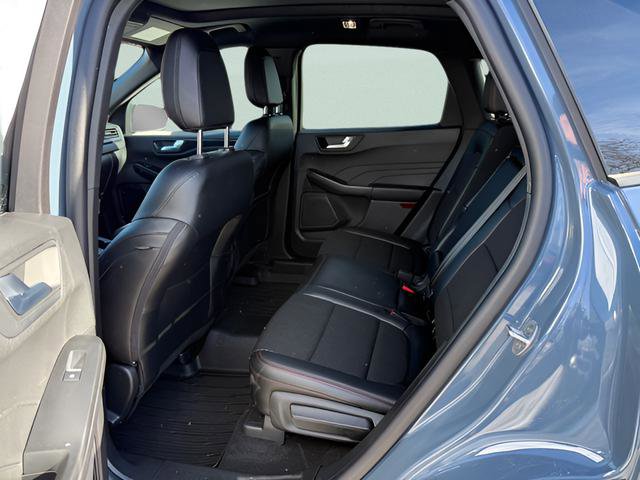 Used 2025 Ford Escape ST-Line w/ Tech Pack #1 AWD/4WD image 4