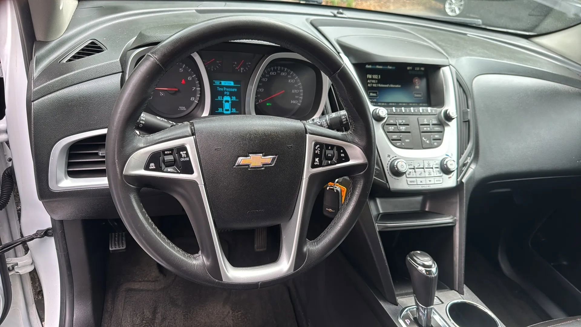 Used 2017 Chevrolet Equinox LT w/ Sport Edition FWD image 9