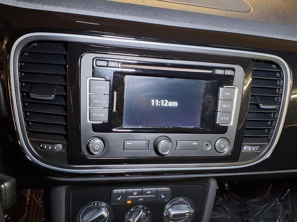 Used 2015 Volkswagen Beetle 1.8T image 4