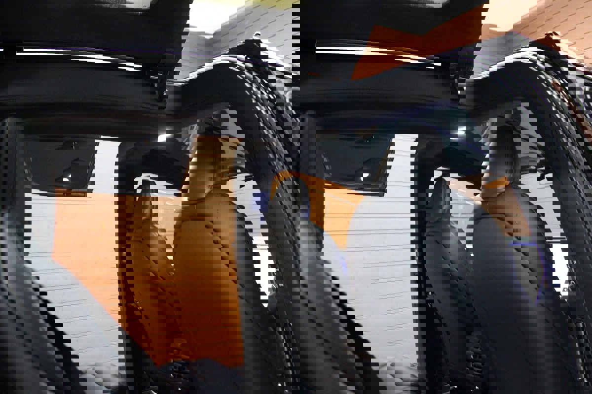 Used 2020 Tesla Model X image 28