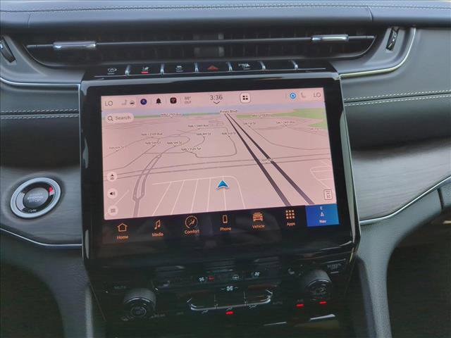 New 2025 Jeep Grand Cherokee Overland w/ Luxury Tech Group IV AWD/4WD image 15