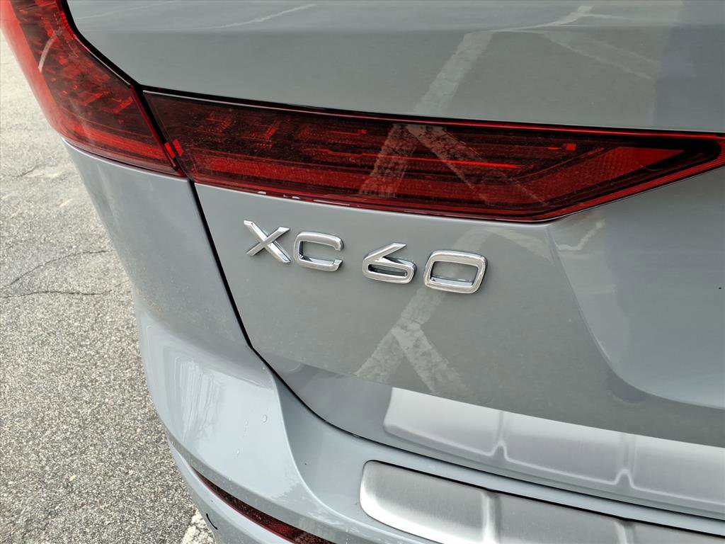 New 2026 Volvo XC60 B5 Plus w/ Protection Package Premier AWD/4WD image 5