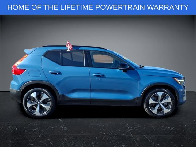 Used 2023 Volvo XC40 B4 Ultimate FWD image 2