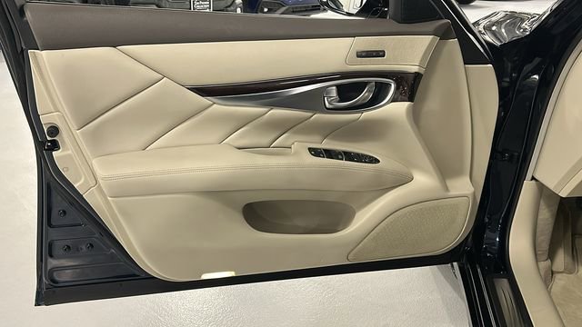 Used 2019 INFINITI Q70 Luxe w/ Proactive Package image 21