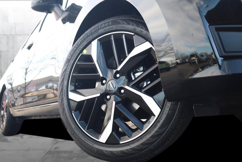 New 2025 Nissan Versa SR w/ Trunk Package image 3