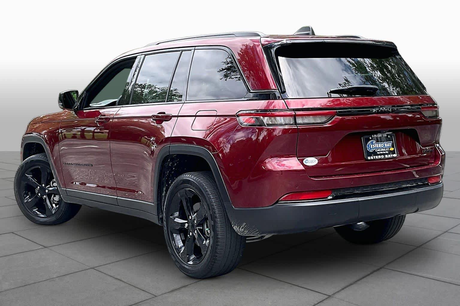 Used 2024 Jeep Grand Cherokee Limited w/ Black Appearance Package RWD image 13