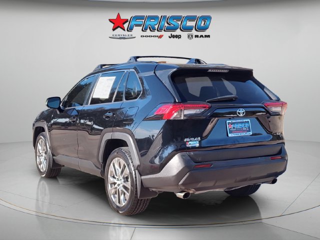 Used 2019 Toyota RAV4 XLE Premium FWD image 5