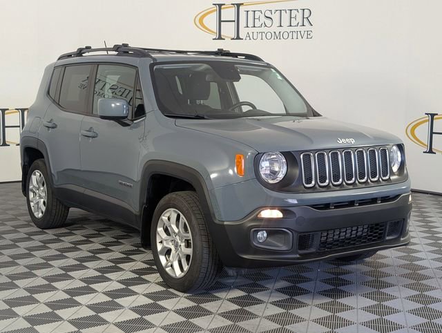 Used 2017 Jeep Renegade Latitude w/ Popular Equipment Group AWD/4WD image 2
