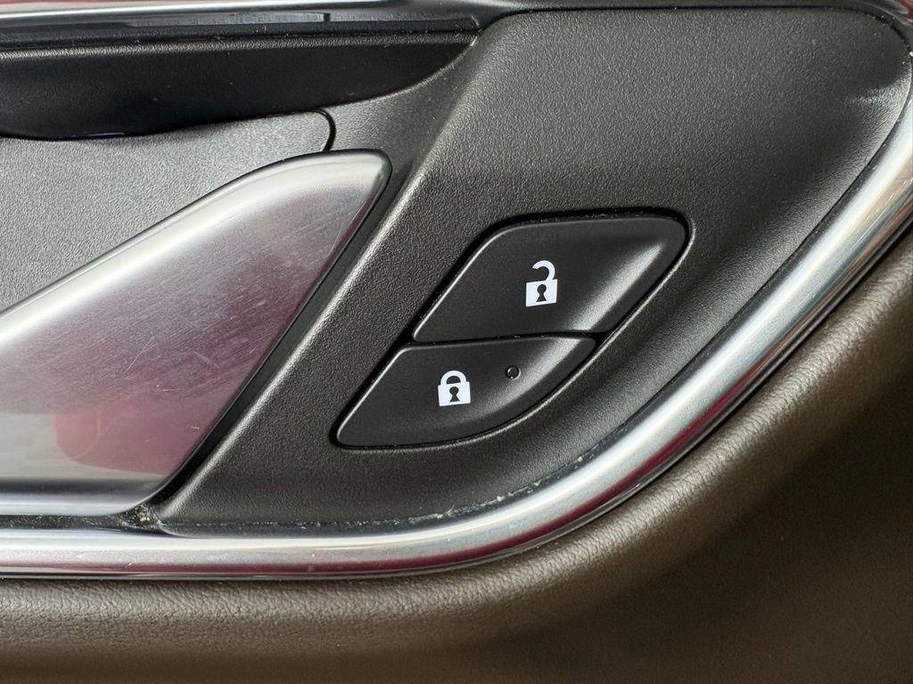 Used 2022 Chevrolet Suburban LT w/ LT Signature Package image 45