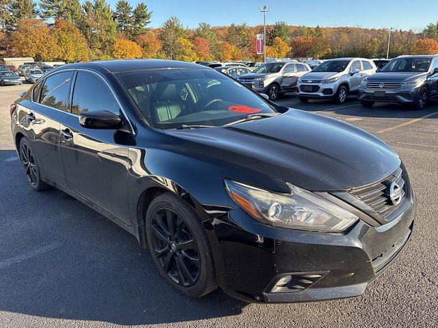 Used 2018 Nissan Altima 2.5 SR w/ SR Midnight Edition image 3
