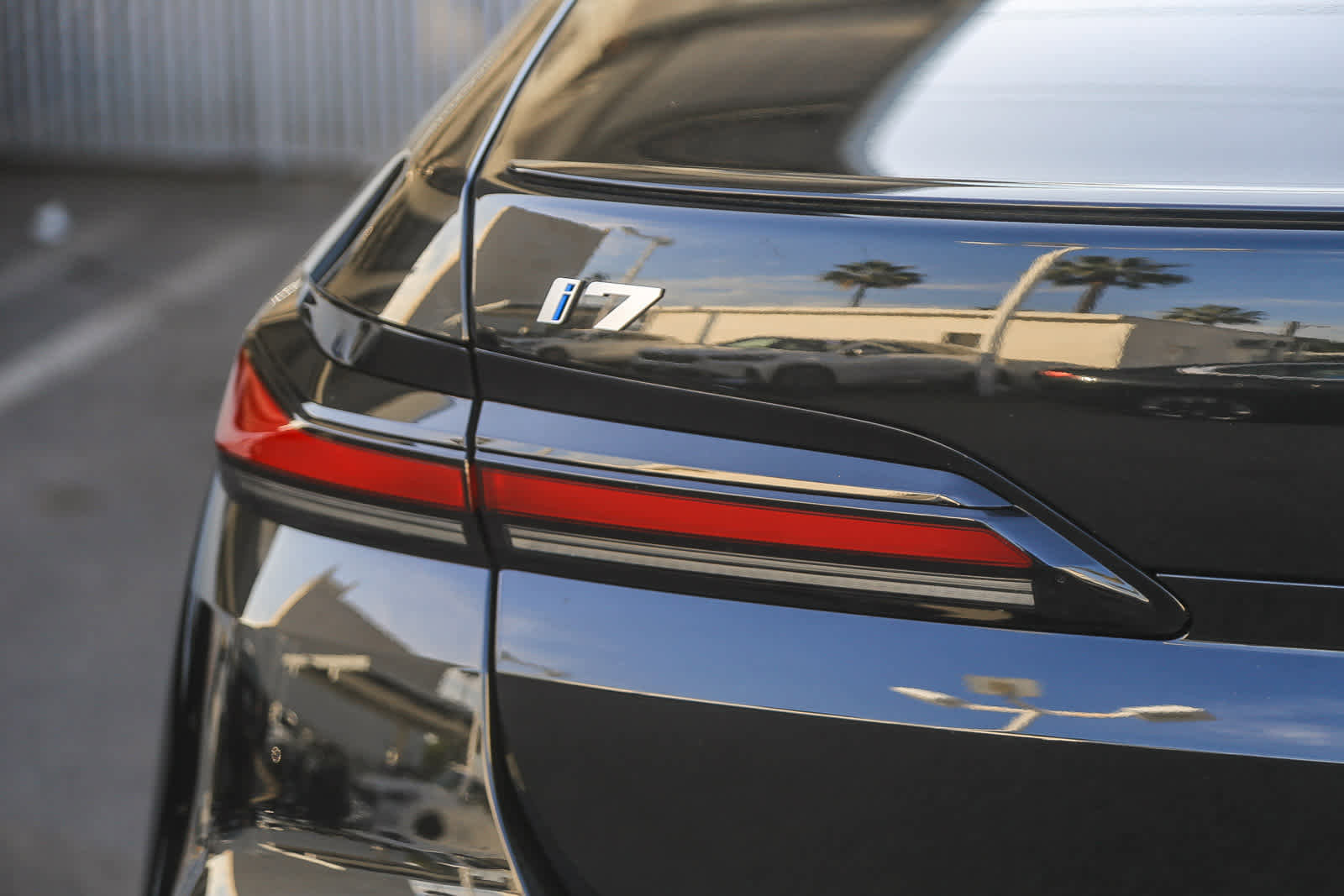 Used 2025 BMW i7 xDrive60 w/ Premium Package image 7