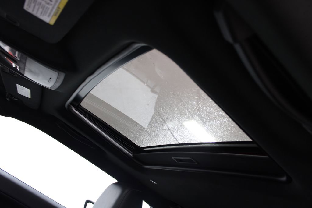 Used 2016 Dodge Challenger R/T Scat Pack w/ Leather Interior Group image 42