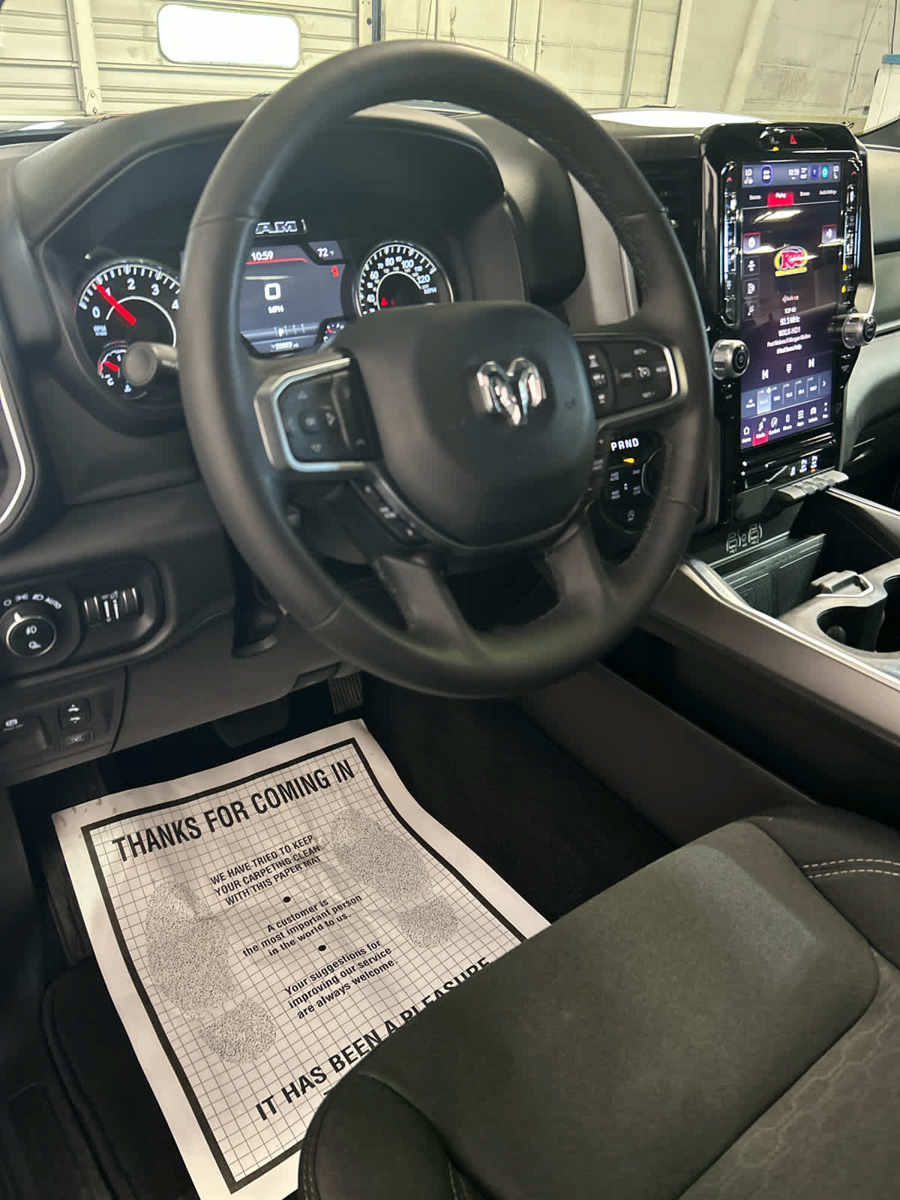 Used 2025 RAM 1500 Big Horn AWD/4WD image 9