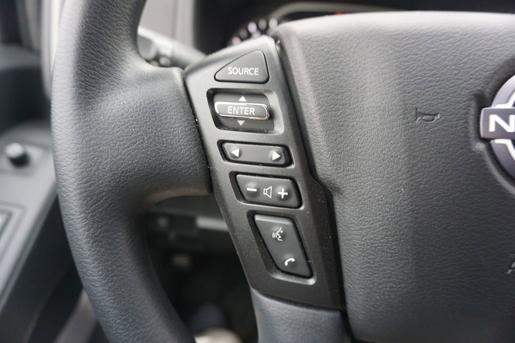 Used 2024 Nissan Frontier SV w/ Technology Package image 8