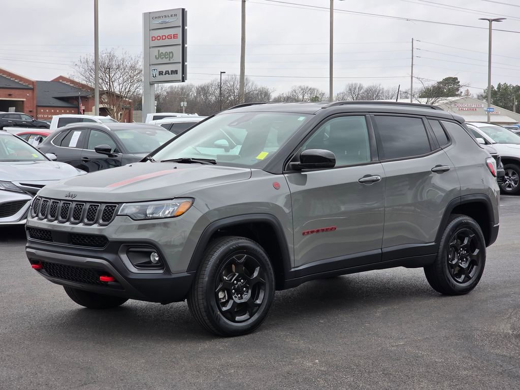 Used 2023 Jeep Compass Trailhawk w/ Trailhawk Convenience Group image 2
